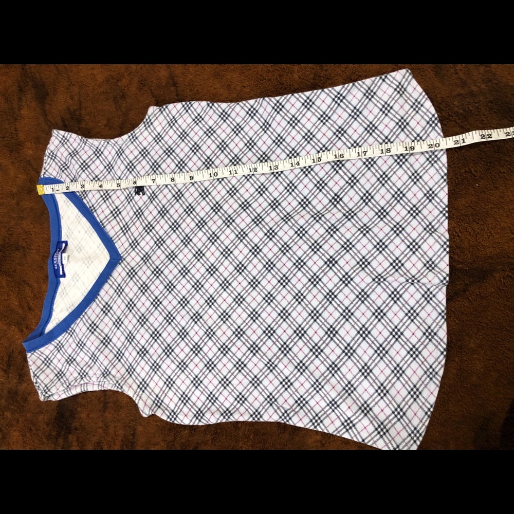 Authentic Burberry T-Shirt - Picture 6 of 14